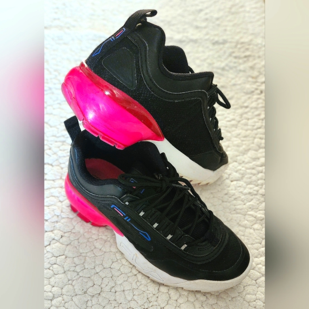 FILA women's Disruptor 2A black white magenta - good pre owned condition size 7